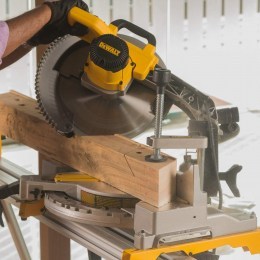 DeWALT Single Bevel Miter Miter Saw95